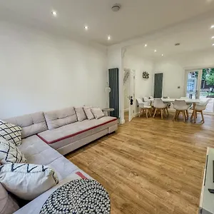 Stratford House London